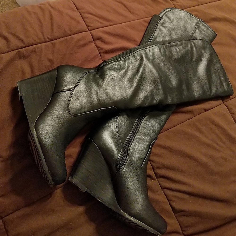 Tall wedge boots